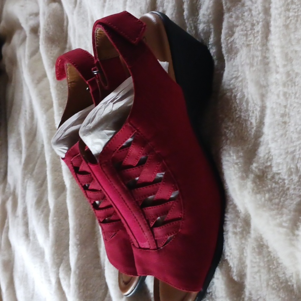 Comfortiva  sandals